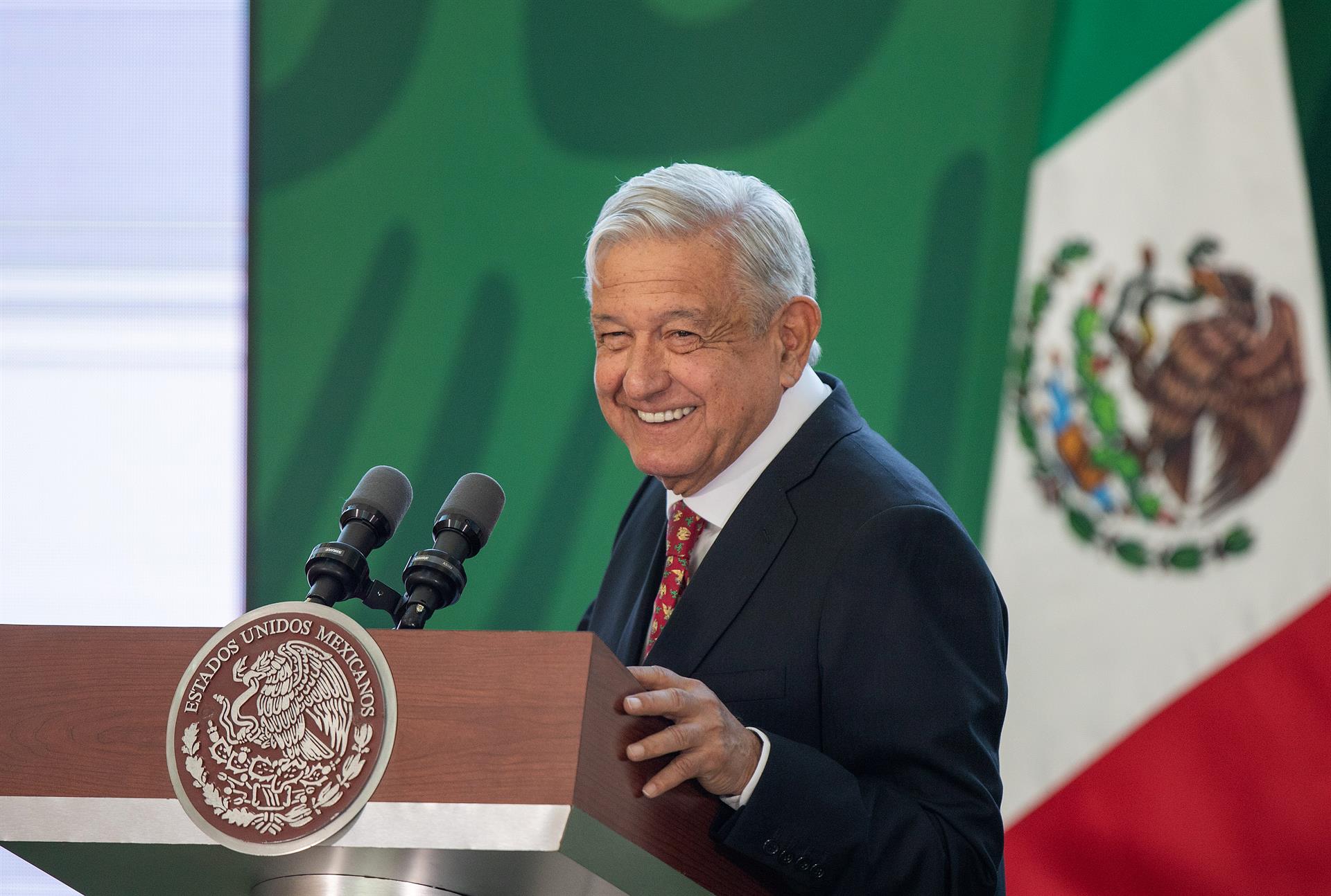 López Obrador da por “misión cumplida” inauguración del AIFA