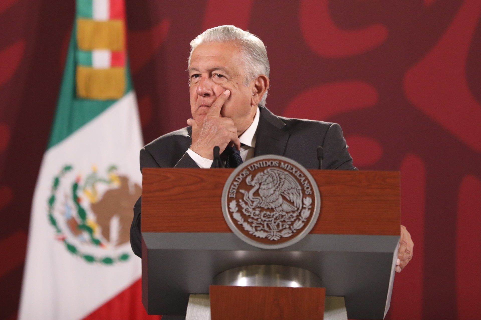 Hablar con la verdad siempre: AMLO arremete contra “conservadores” por desinformar en hechos violentos de Michoacán