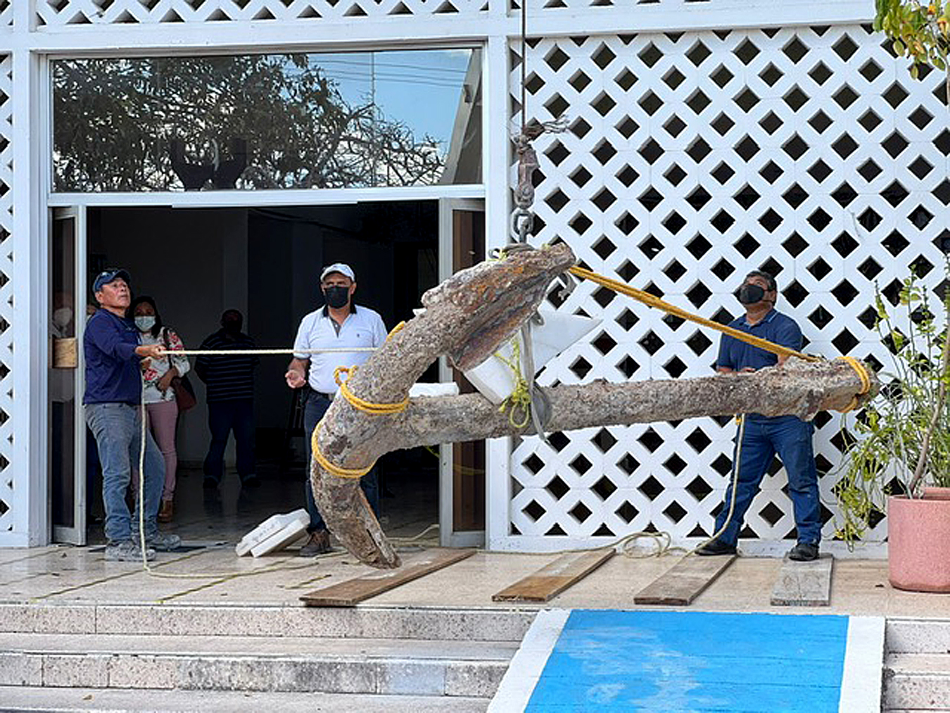 Hallan ancla antigua en el puerto de Progreso, en Yucatán