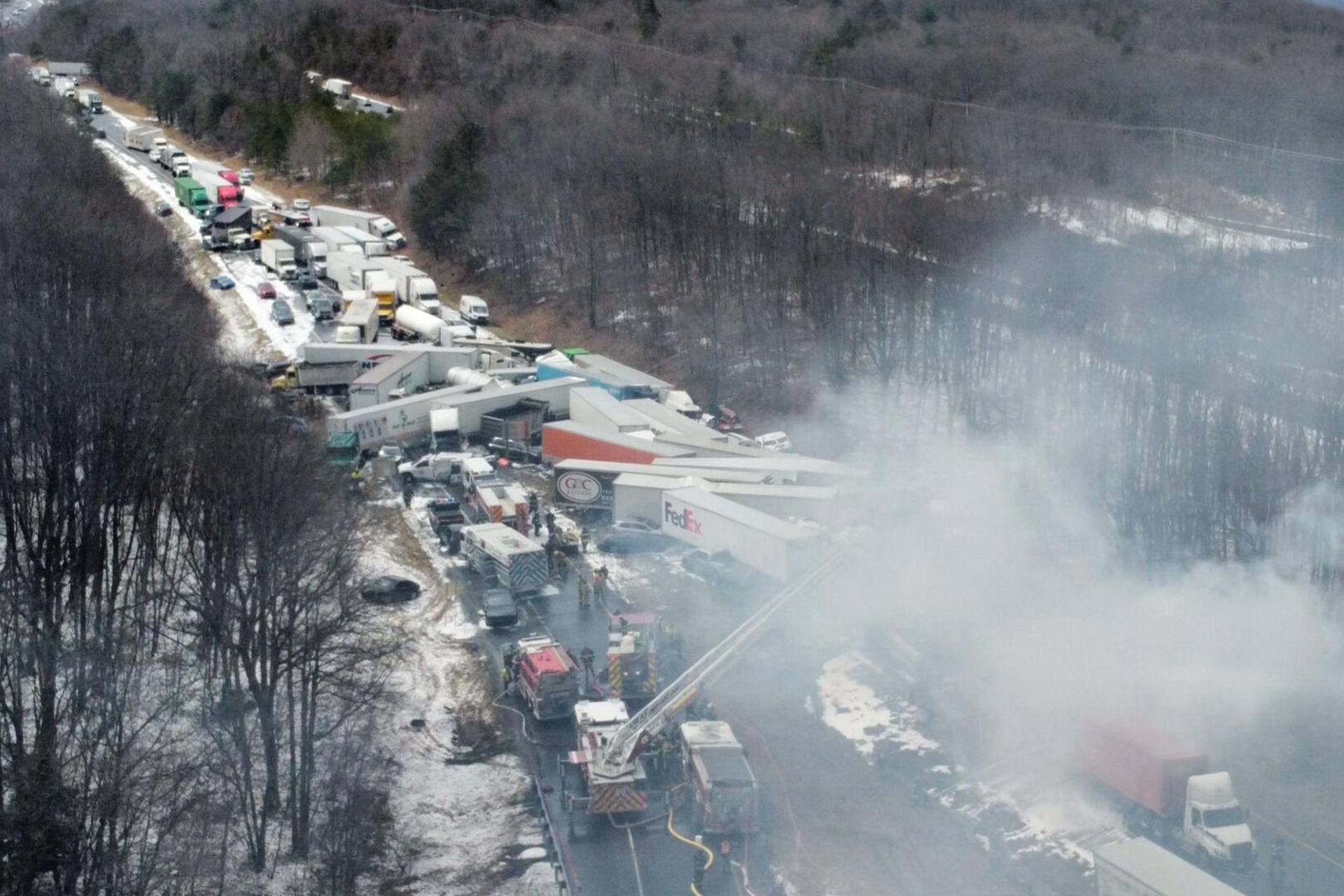 Al menos 50 autos involucrados en carambola por tormenta de nieve en EE.UU.