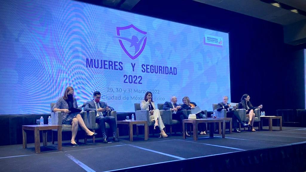 México y EE.UU. realizan primera cumbre de mujeres y seguridad México y EE.UU. realizan primera cumbre de mujeres y seguridad