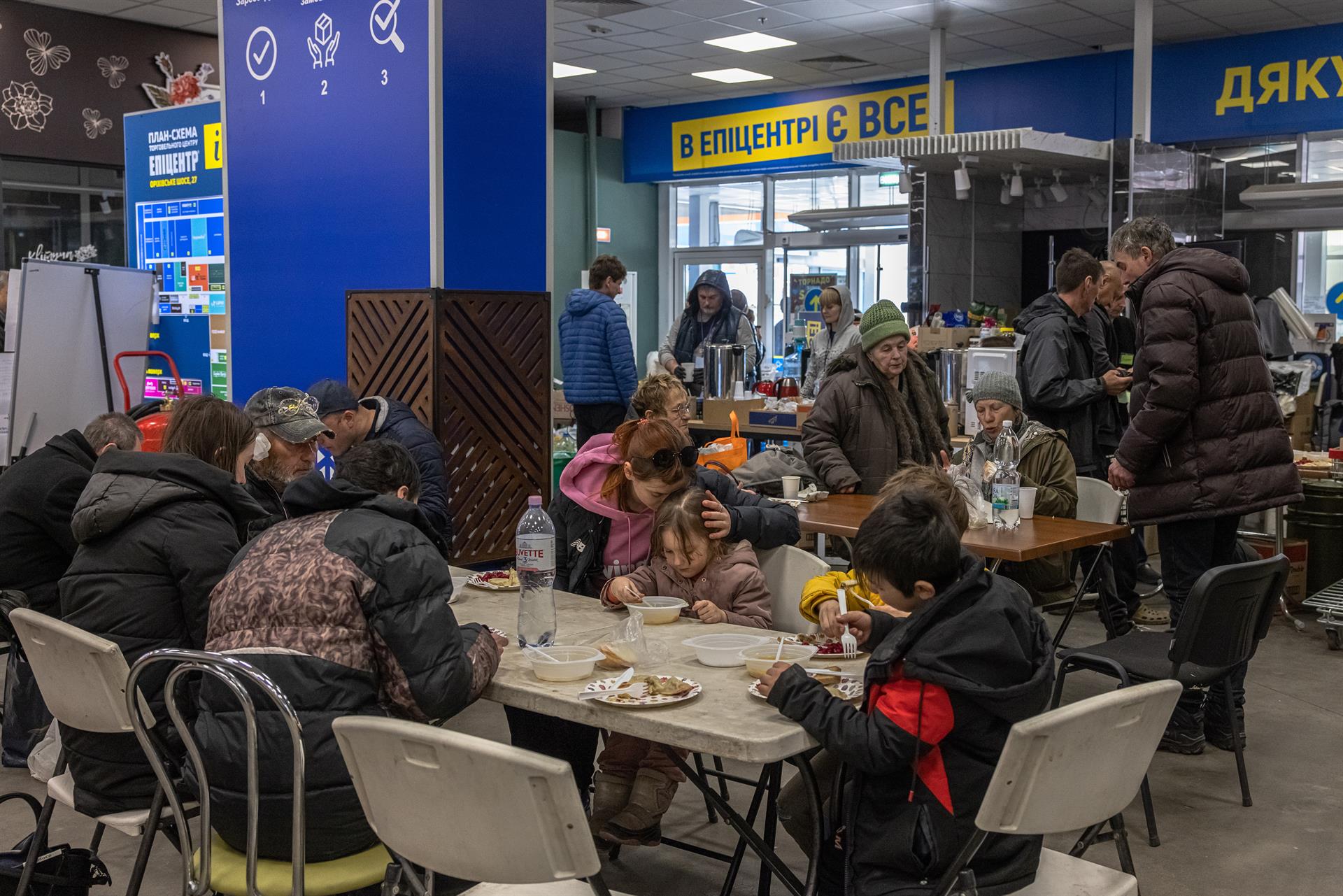 Gobierno ucraniano anuncia tres corredores humanitarios para evacuar civiles Gobierno ucraniano anuncia tres corredores humanitarios para evacuar civiles