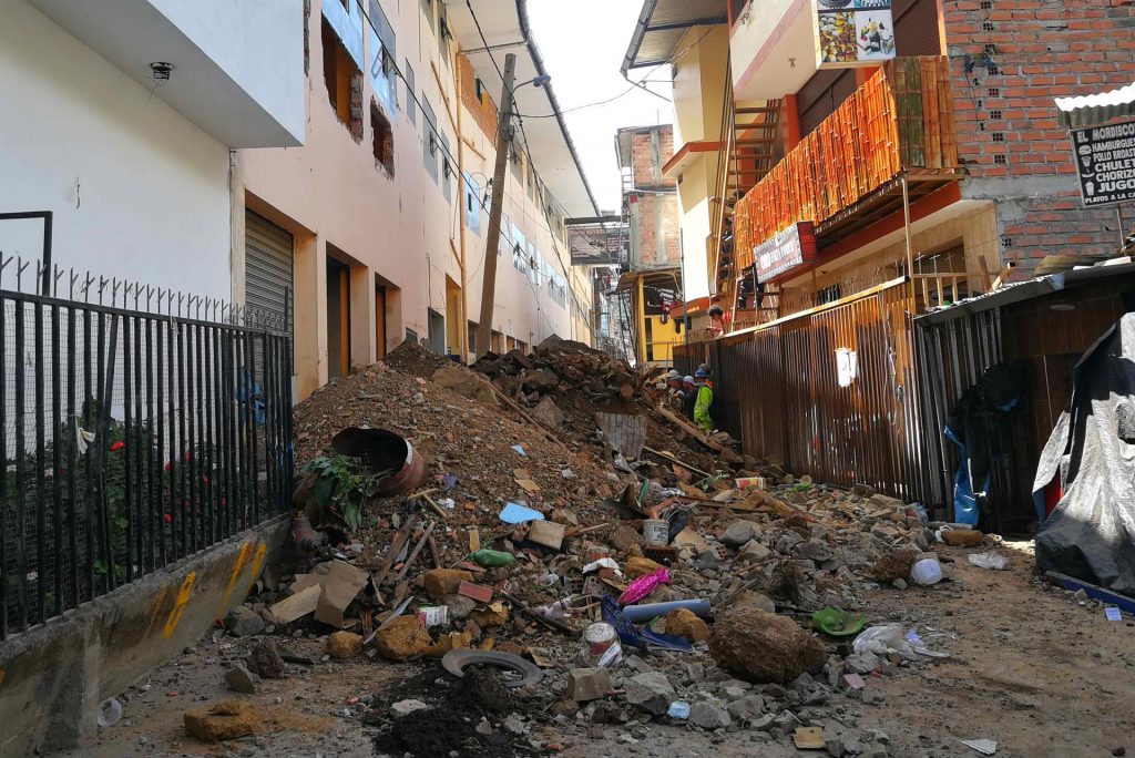Sube a 8 cifra de muertos por derrumbe en Perú - danos-por-derrumbe-de-ladera-en-peru-1024x684