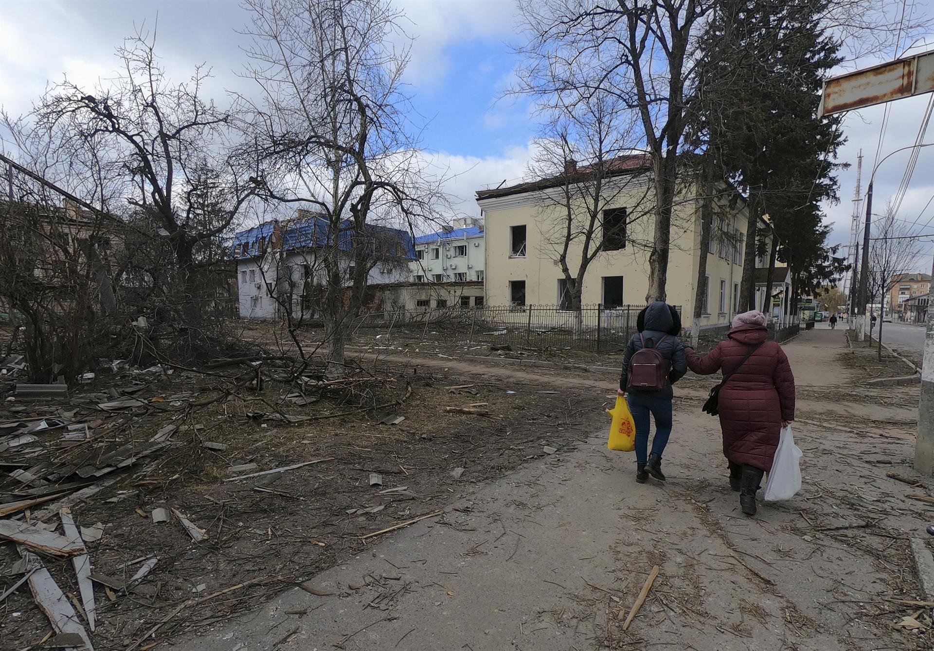 Papa Francisco lamenta que gobernantes sigan sin aprender de las tragedias el siglo XX