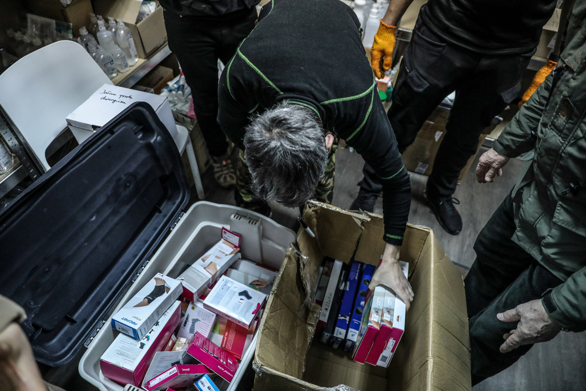 Drones, radios y oraciones para ayudar a Ucrania desde una iglesia de EE. UU.