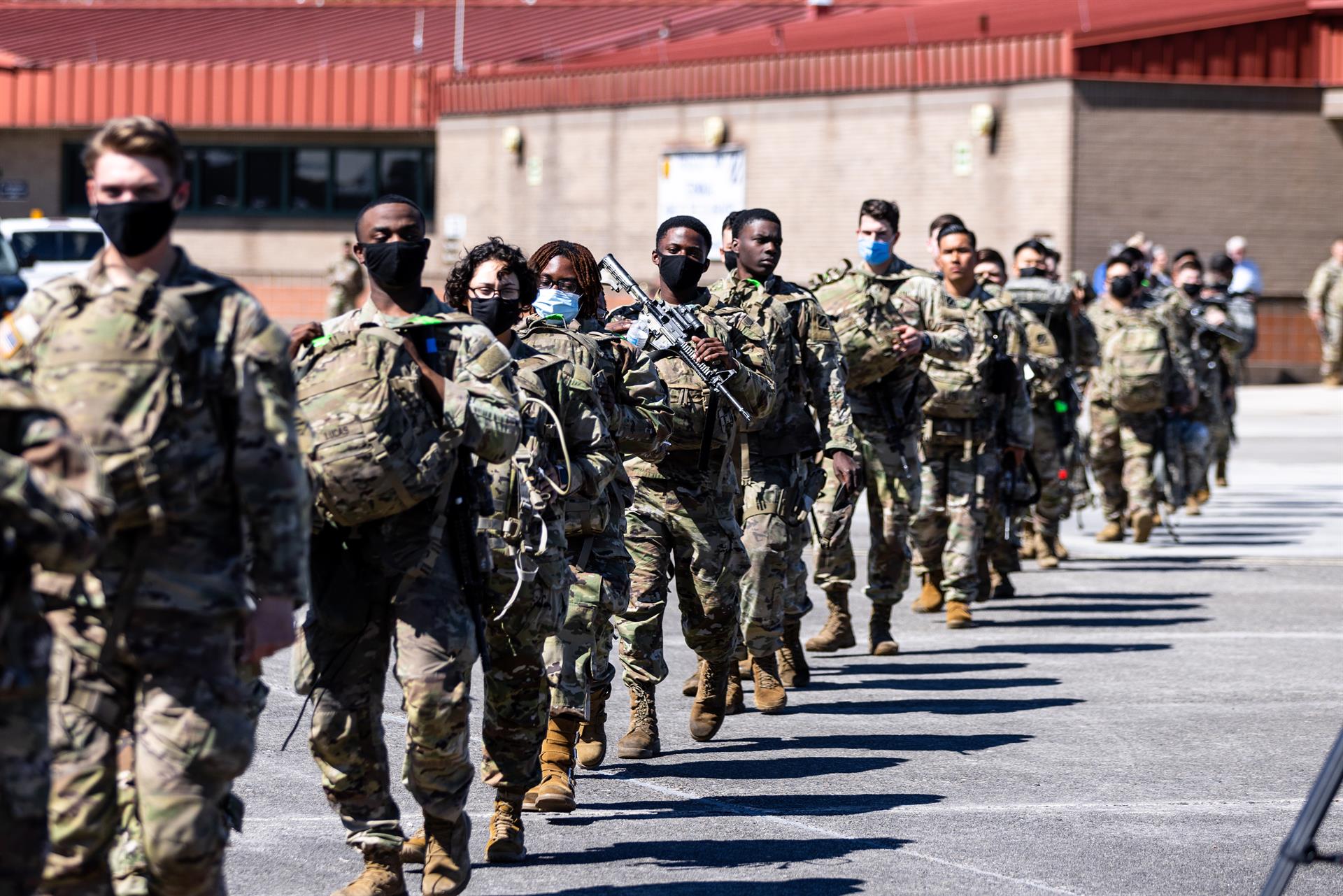 Blinken pide a estadounidenses que no vayan a combatir a Ucrania