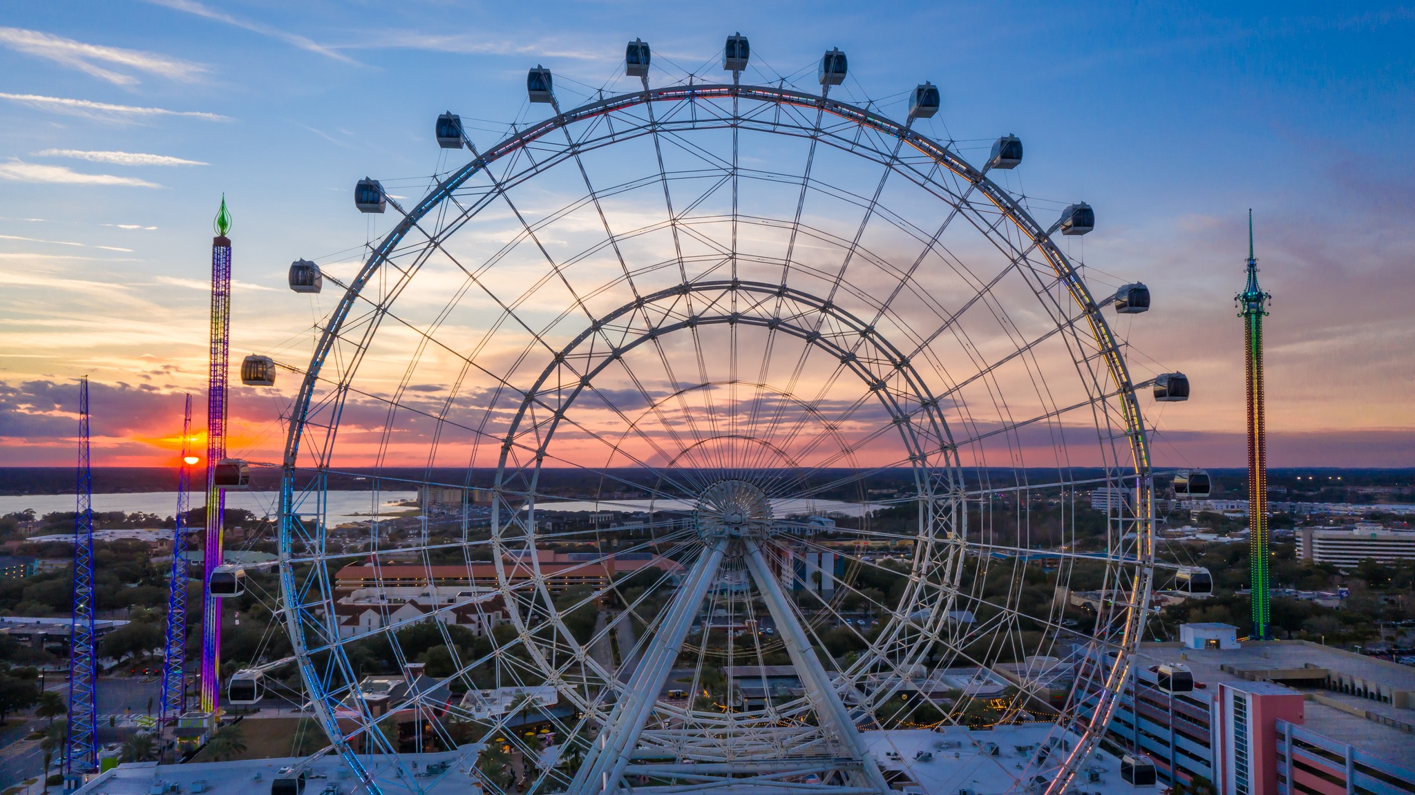 Adolescente murió al caer de atracción en un parque de Orlando