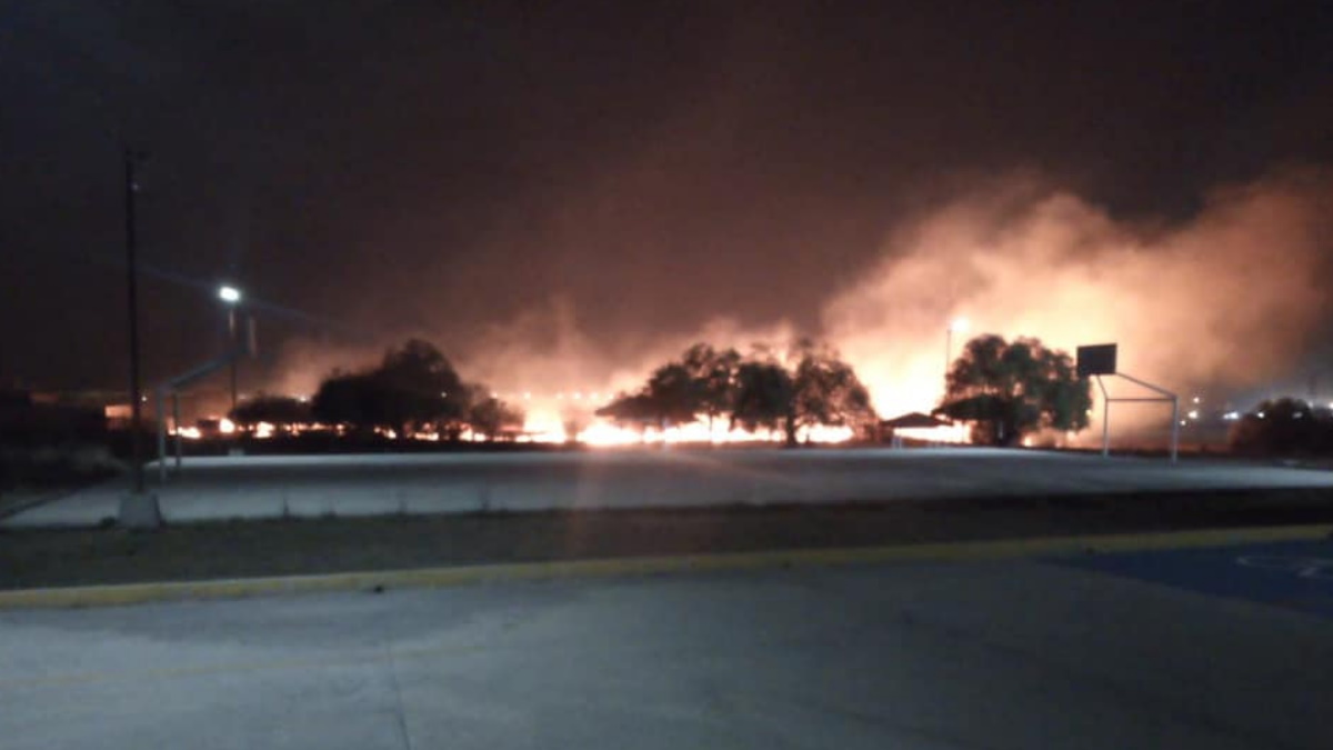 Se desata incendio en inmediaciones de la Universidad Politécnica Tecámac