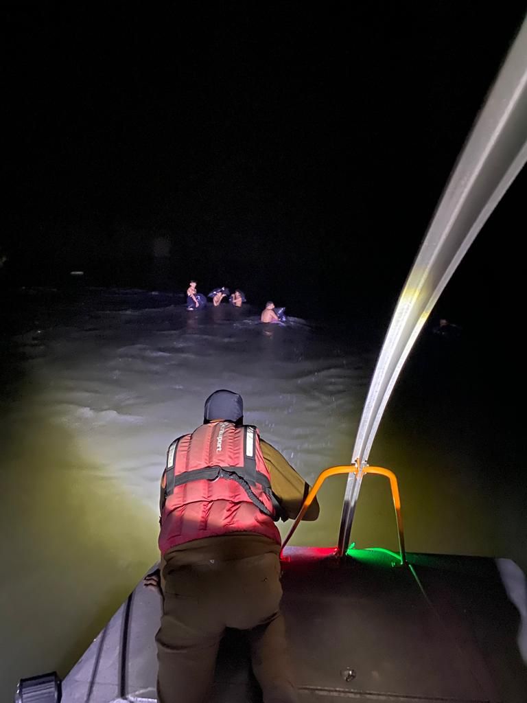 Rescatan a 14 migrantes y recuperan dos cuerpos del Río Bravo - inm-migrantes-rescate-cuerpos-recuperacion-mexico-frontera-rio-2