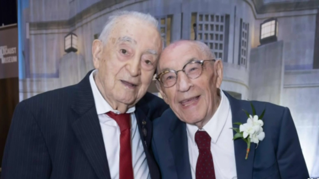 Sobrevivientes de un campo nazi se reencuentran por sorpresa 77 años después