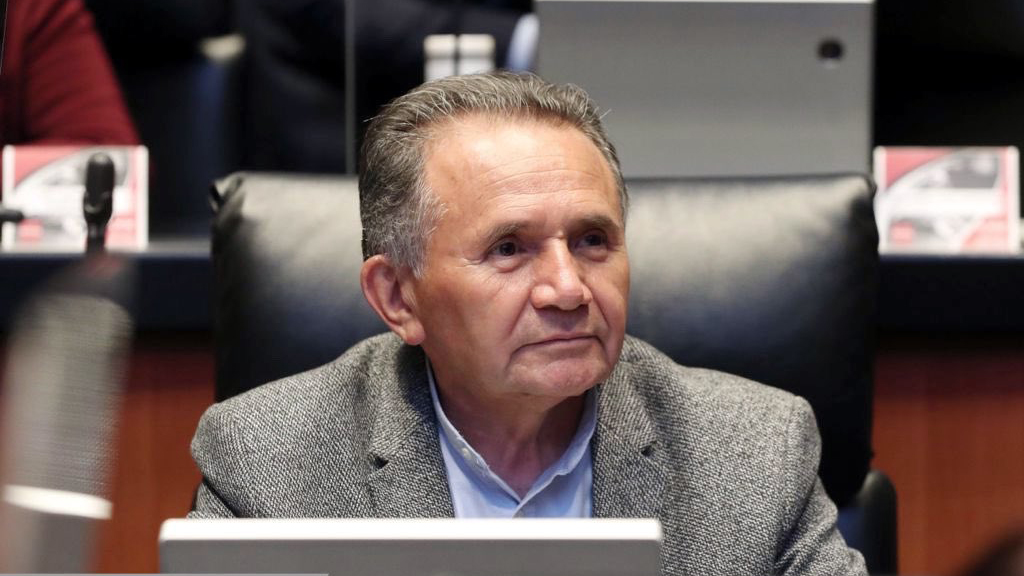 #Video “Pobres pend…”, dice el senador Pech al evitar a reportero
