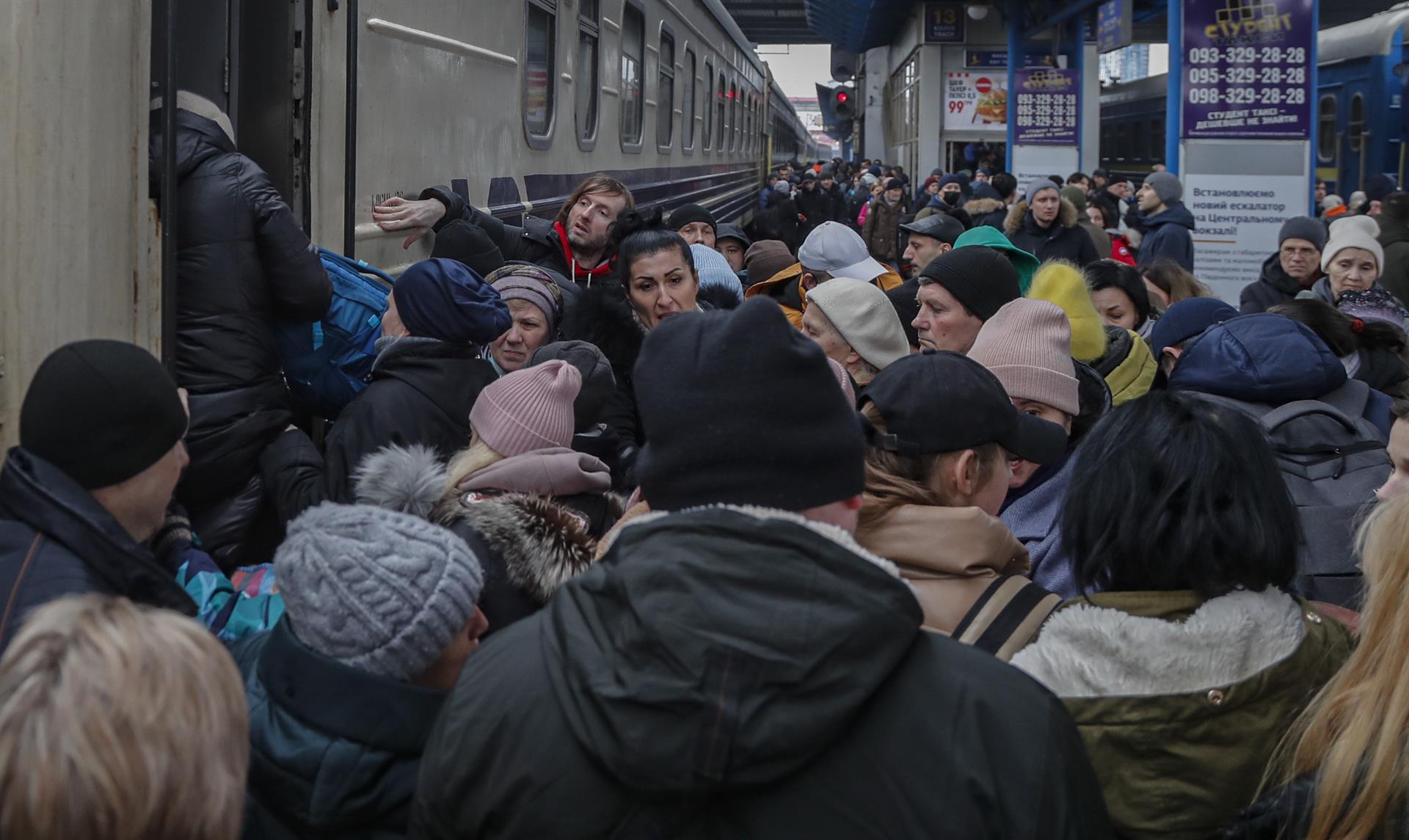 Kiev se desangra con un éxodo masivo al oeste