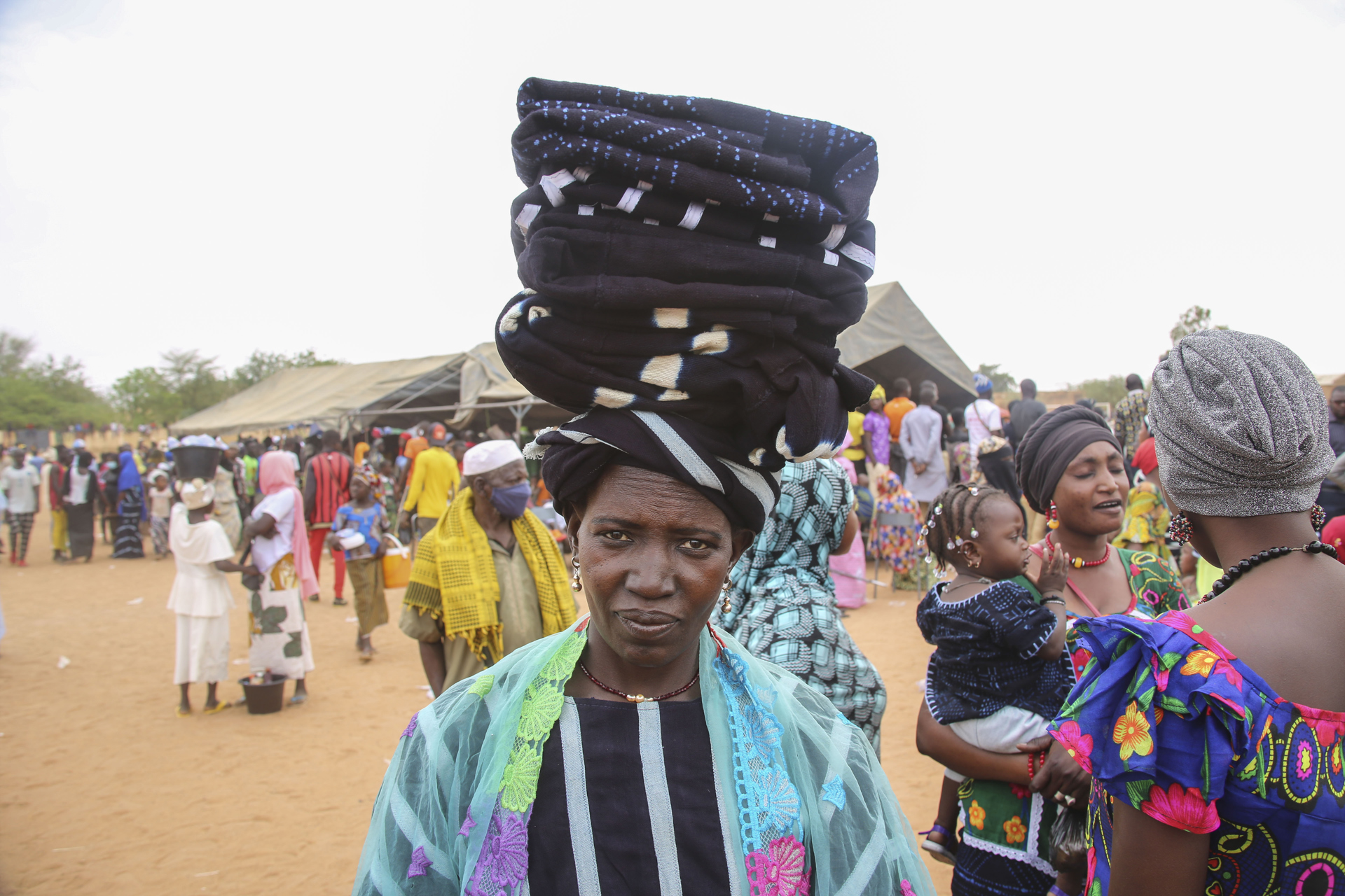 Las tintoreras de Mali que sacan adelante a sus familias pese al yihadismo