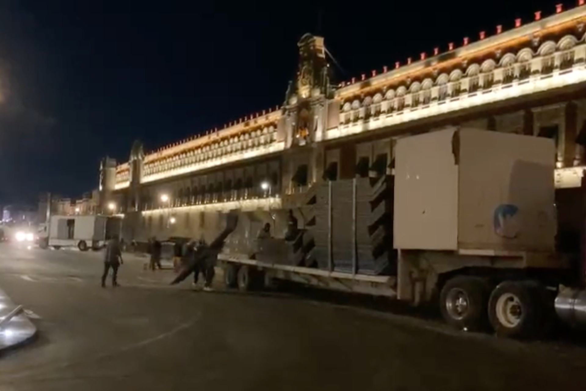 Limpian calles del Centro Histórico de la CDMX tras marcha del 8M