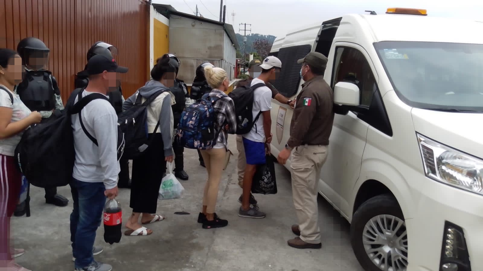 Localizan a 150 migrantes en hotel cercano a frontera de México con Guatemala