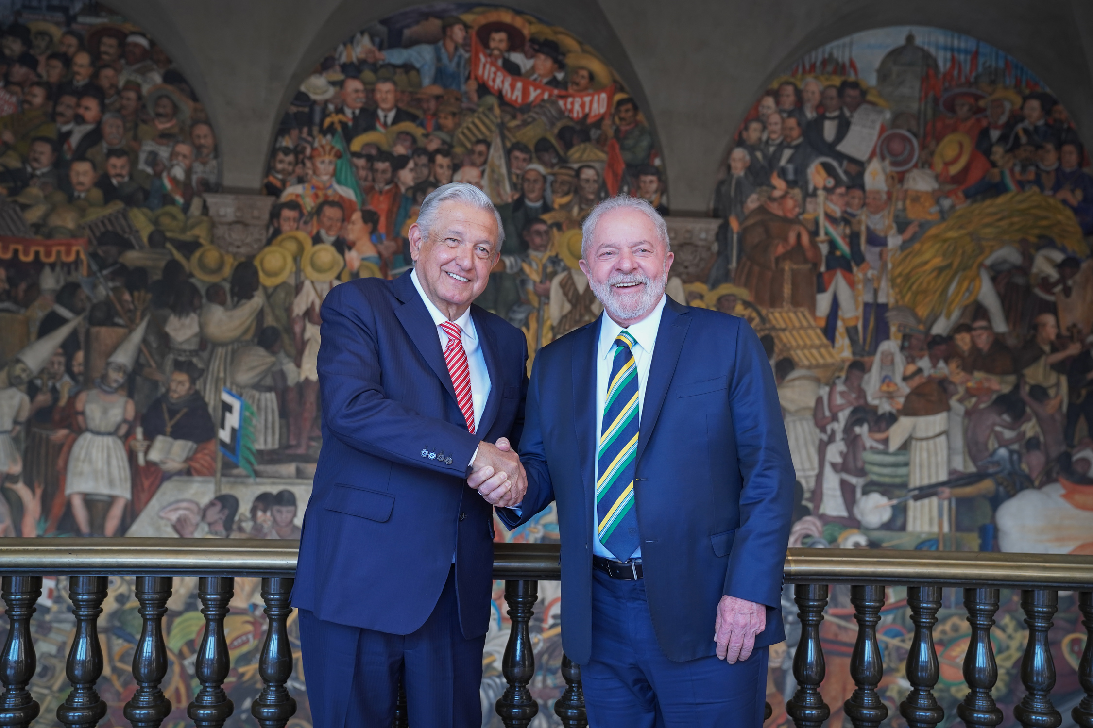 López Obrador presume “fraterno encuentro” con el expresidente brasileño Lula López Obrador presume “fraterno encuentro” con el expresidente brasileño Lula