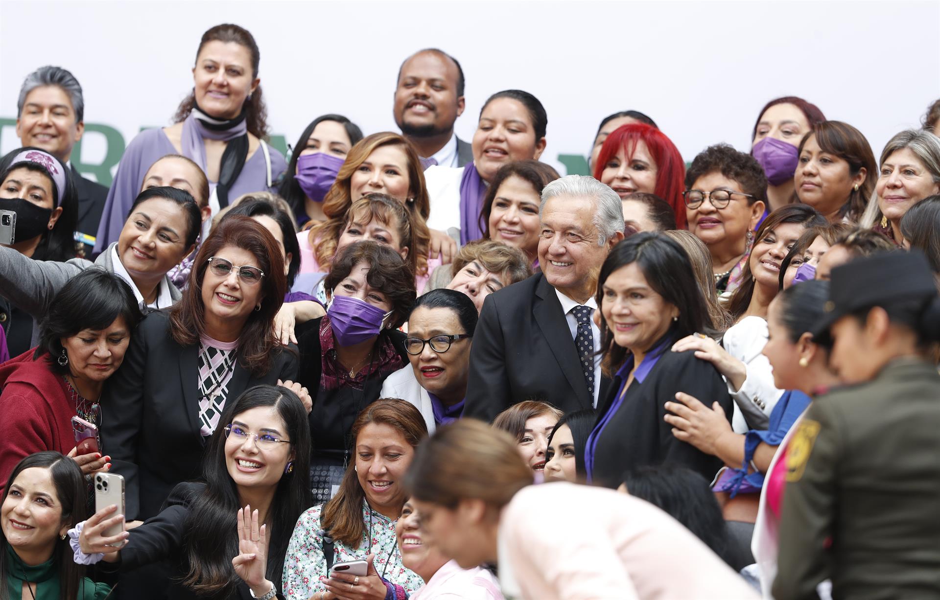 Gobierno de México arremete contra el “neoliberalismo” en el Día de la Mujer Gobierno de México arremete contra el “neoliberalismo” en el Día de la Mujer