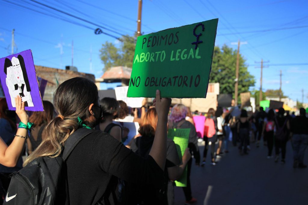 La "ola verde" del aborto arrasa en Latinoamérica mientras retrocede en EE.UU. - manifestacion-en-mexico-a-favor-del-aborto-legal-1024x683
