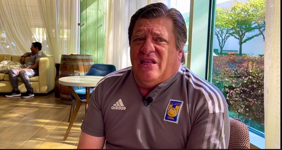 Francisco Villalobos entrevista a Miguel Herrera