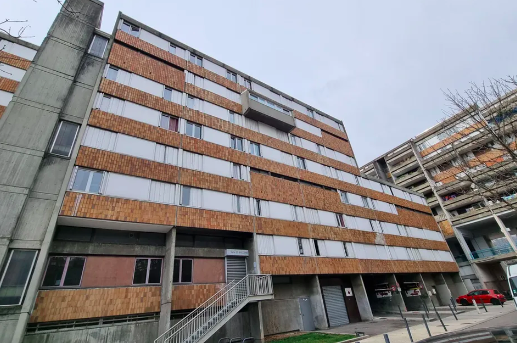 Encuentran a cuatro niños y a una mujer muertos en su casa en Francia Encuentran a cuatro niños y a una mujer muertos en su casa en Francia