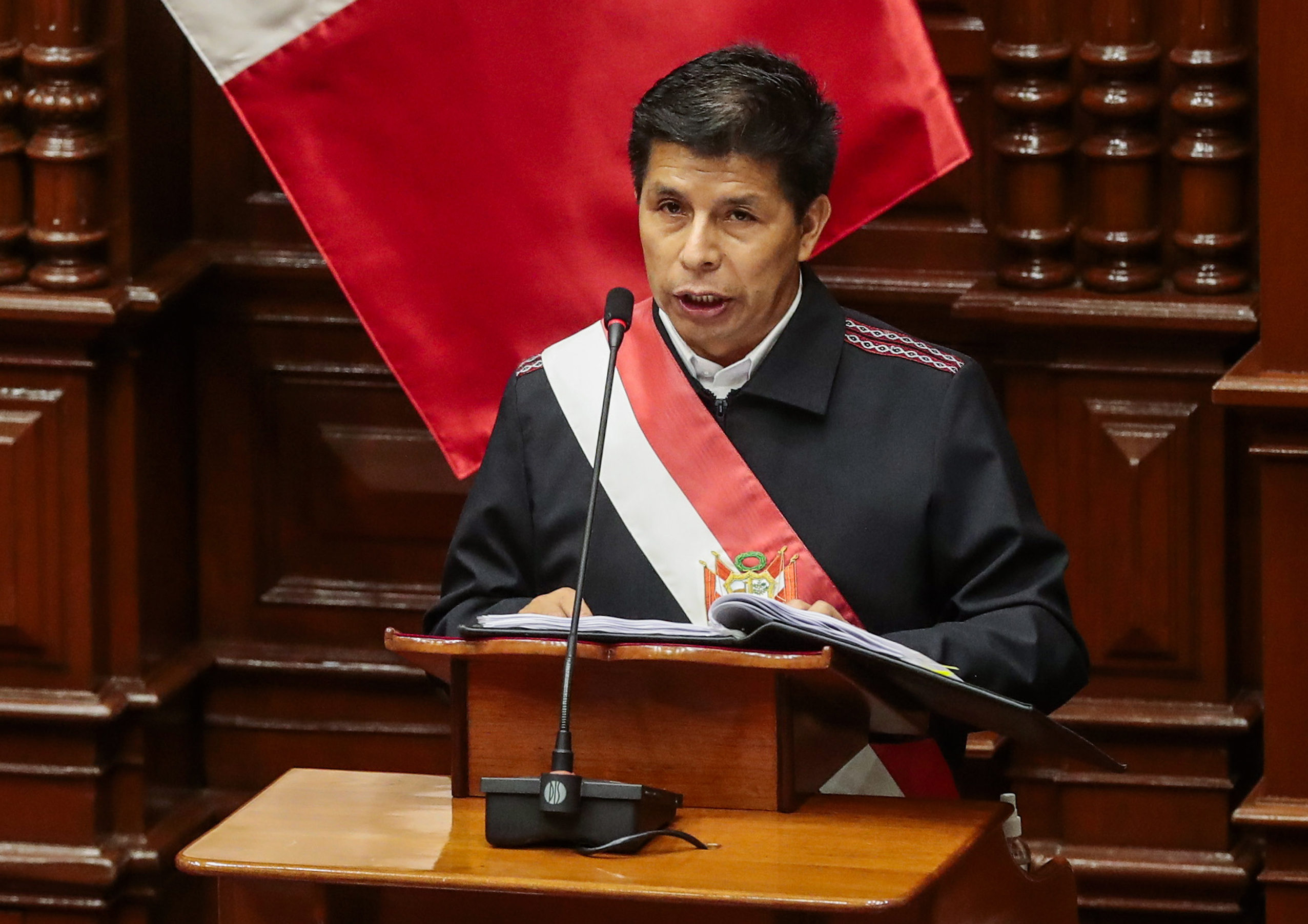 Presidente de Perú acepta “errores y desaciertos” pero rechaza actos de corrupción Presidente de Perú acepta “errores y desaciertos” pero rechaza actos de corrupción