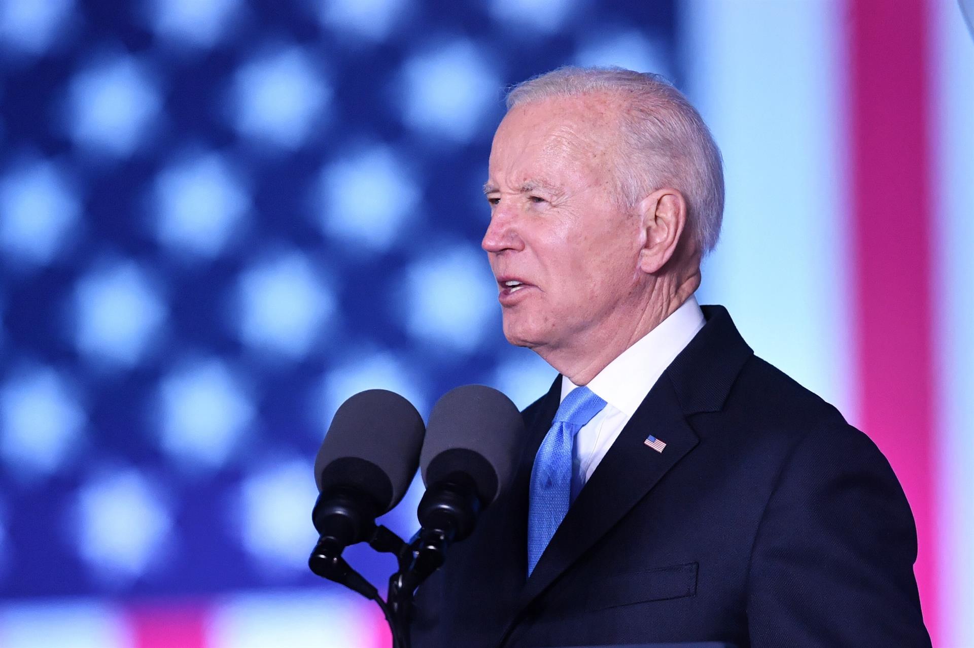 Biden incluye impuesto a ricos y más gasto en defensa en presupuesto para 2023