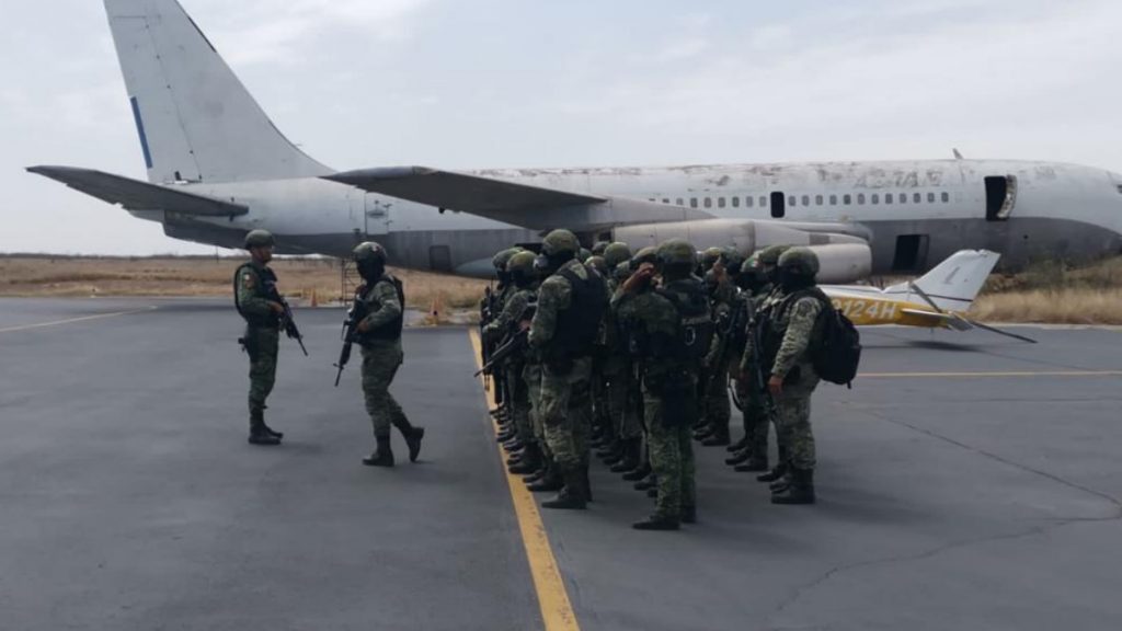 Refuerzan la seguridad en Nuevo Laredo con 250 militares de Fuerzas Especiales - sedena-nuevo-laredo-tamaulipas-2-1024x576