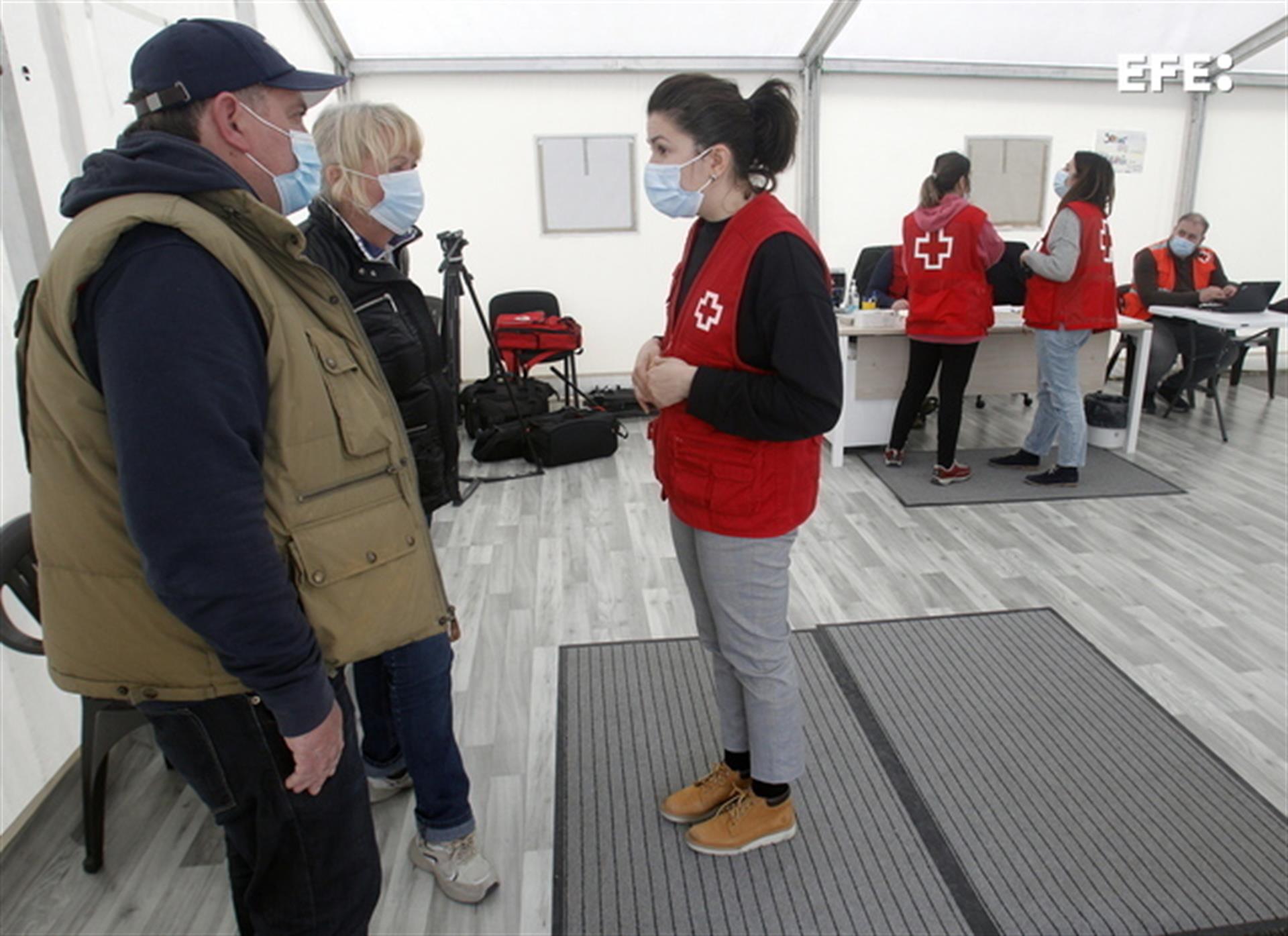 Refugiados ucranianos que huyen de la guerra superan ya los 4 millones