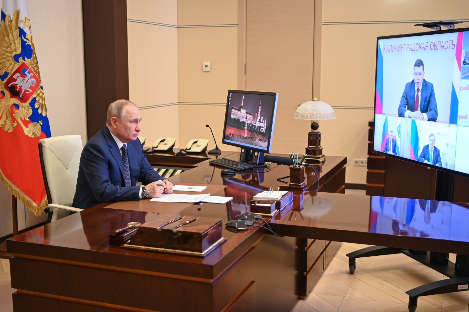 Putin firma ley que criminaliza difusión de “noticias falsas” sobre Ejército