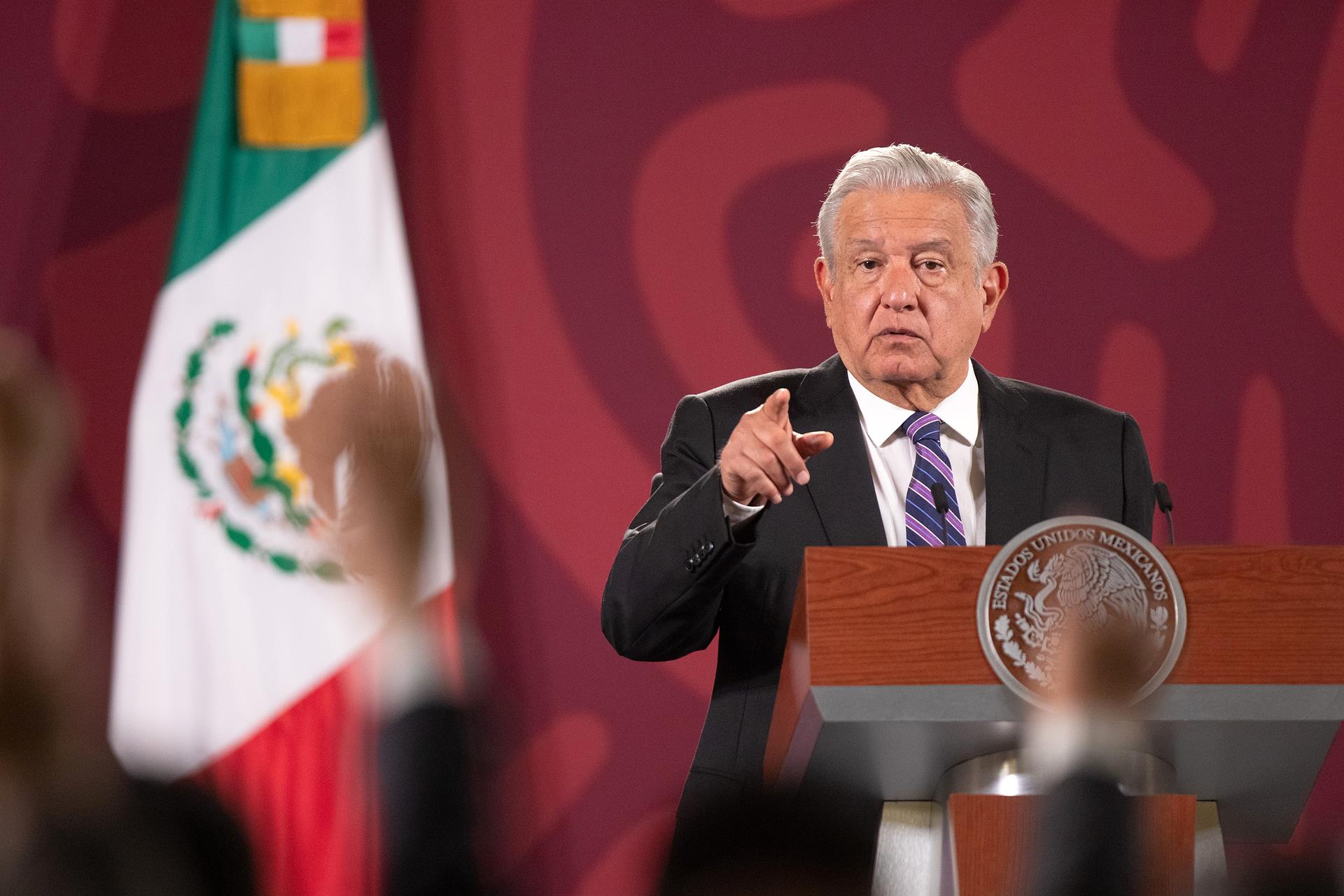 Rifarán lugares para la conferencia mañanera de López Obrador