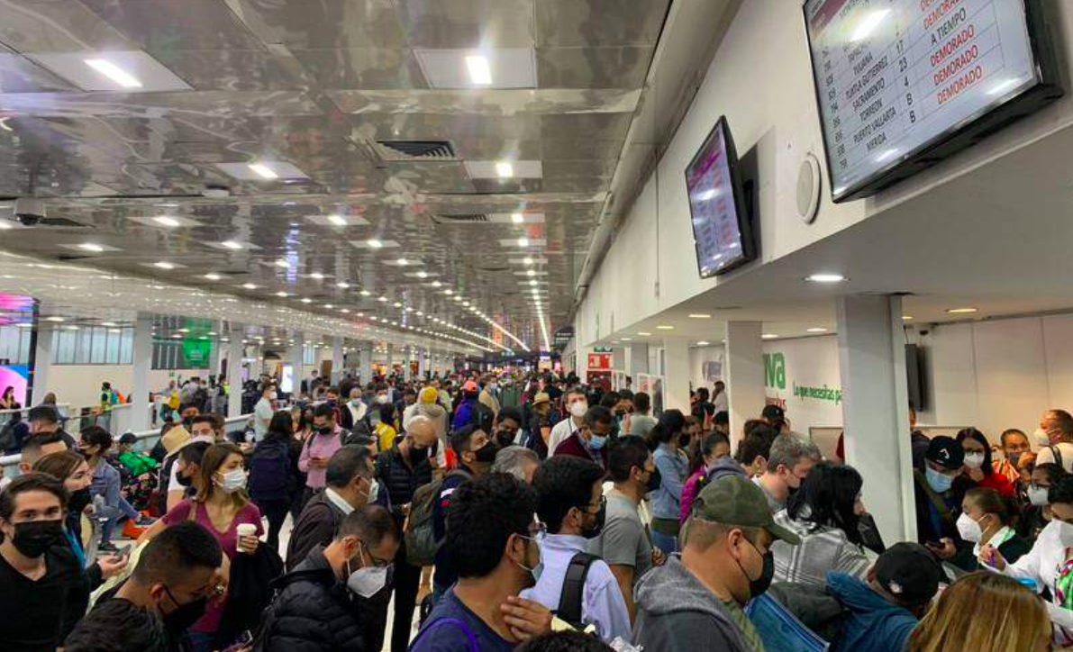 Incrementa afluencia de pasajeros en terminales y aeropuertos ante próximas vacaciones Incrementa afluencia de pasajeros en terminales y aeropuertos ante próximas vacaciones