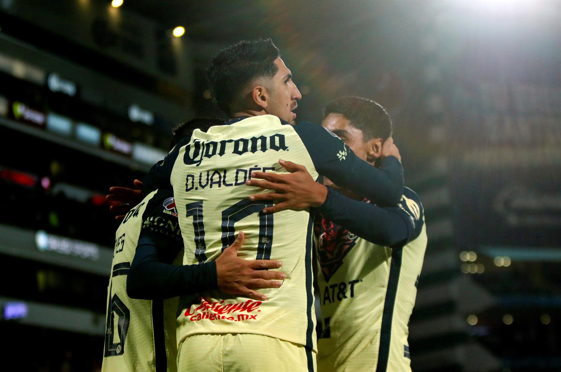 América recibe al Cruz Azul en duelo crucial previo a la Liguilla