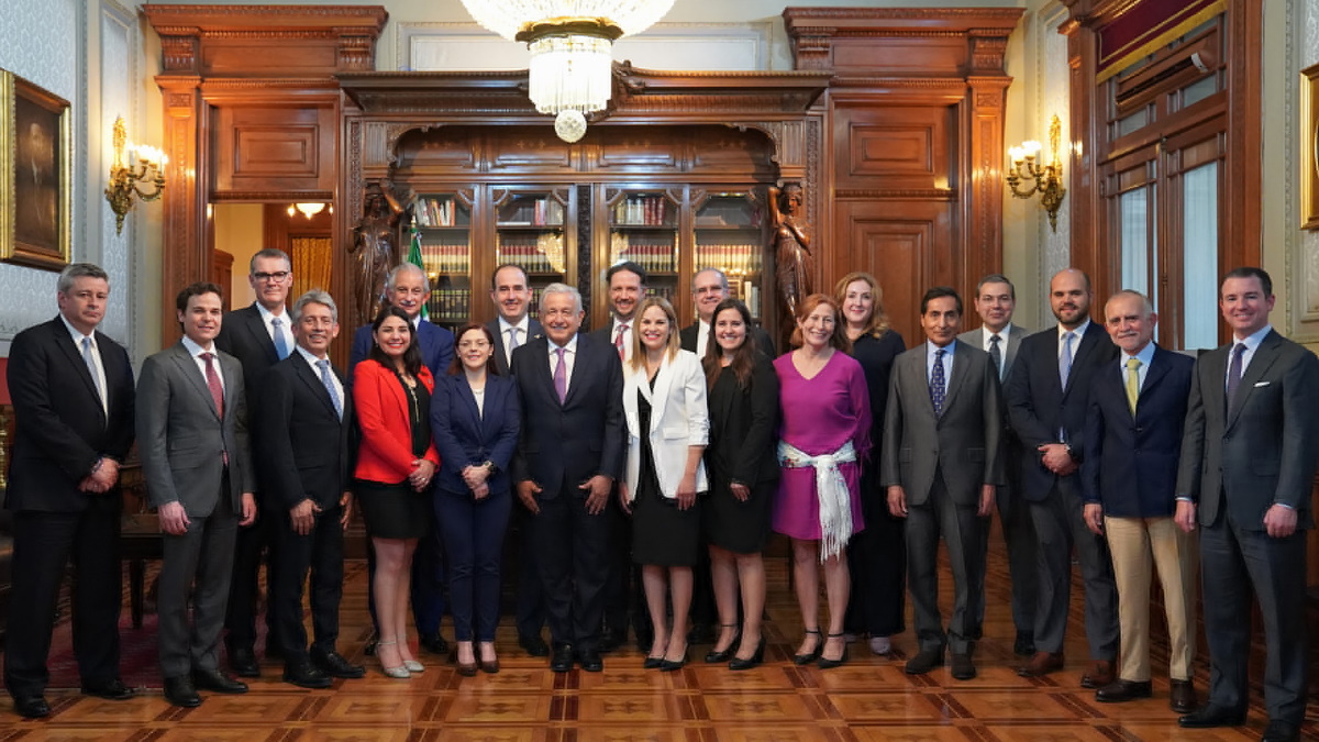 “Hubo respeto y deseos de seguir trabajando por el bien de todos”, dice AMLO tras reunión con empresarios de NL “Hubo respeto y deseos de seguir trabajando por el bien de todos”, dice AMLO tras reunión con empresarios de NL