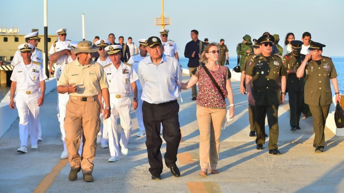 López Obrador zarpa desde el Puerto de San Blas a las Islas Marías López Obrador zarpa desde el Puerto de San Blas a las Islas Marías
