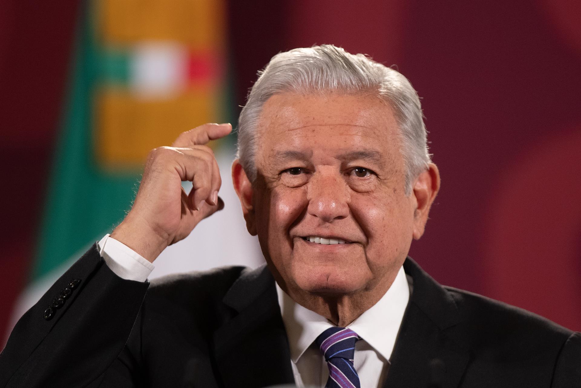 AMLO anuncia que ya firmó iniciativa de reforma a Ley Minera para proteger el litio