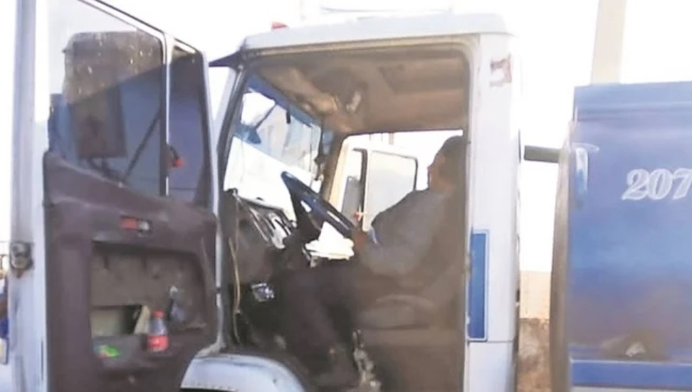 Asesinan en Chalco a tres operadores de pipas de agua