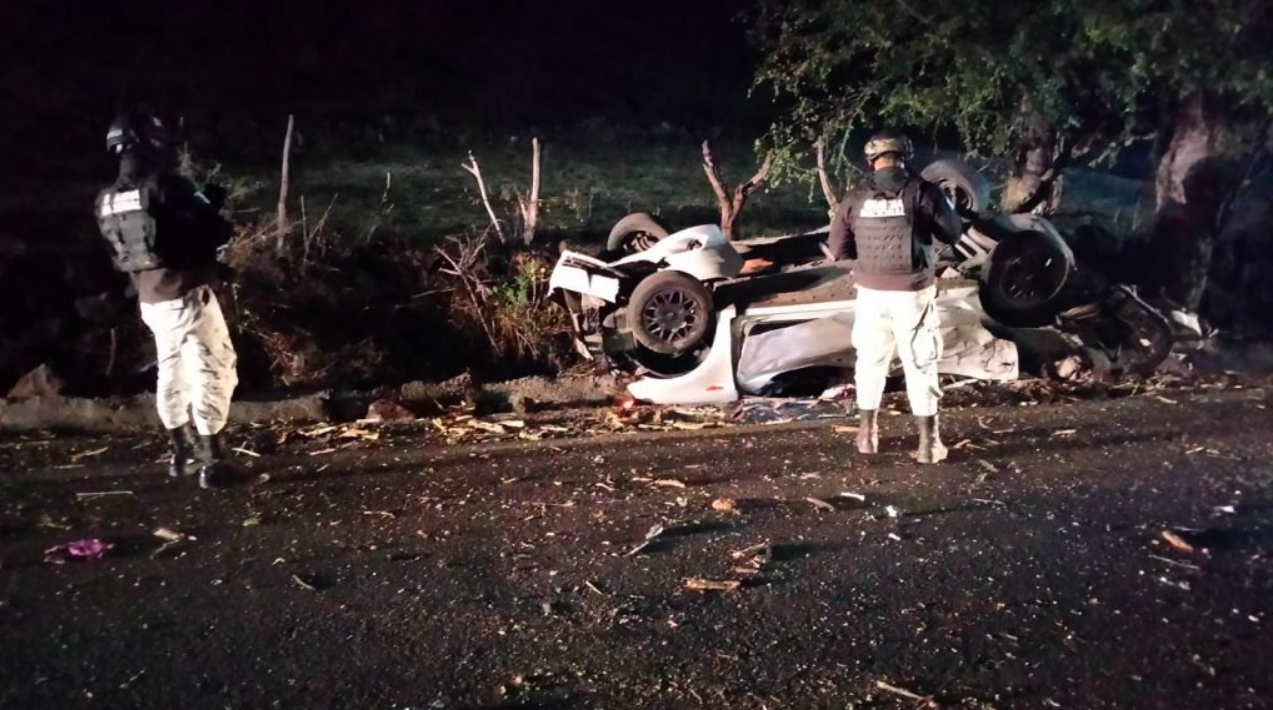 #Video Enfrentamientos en Jiquilpan y Sahuayo, Michoacán, dejan al menos nueve muertos #Video Enfrentamientos en Jiquilpan y Sahuayo, Michoacán, dejan al menos nueve muertos