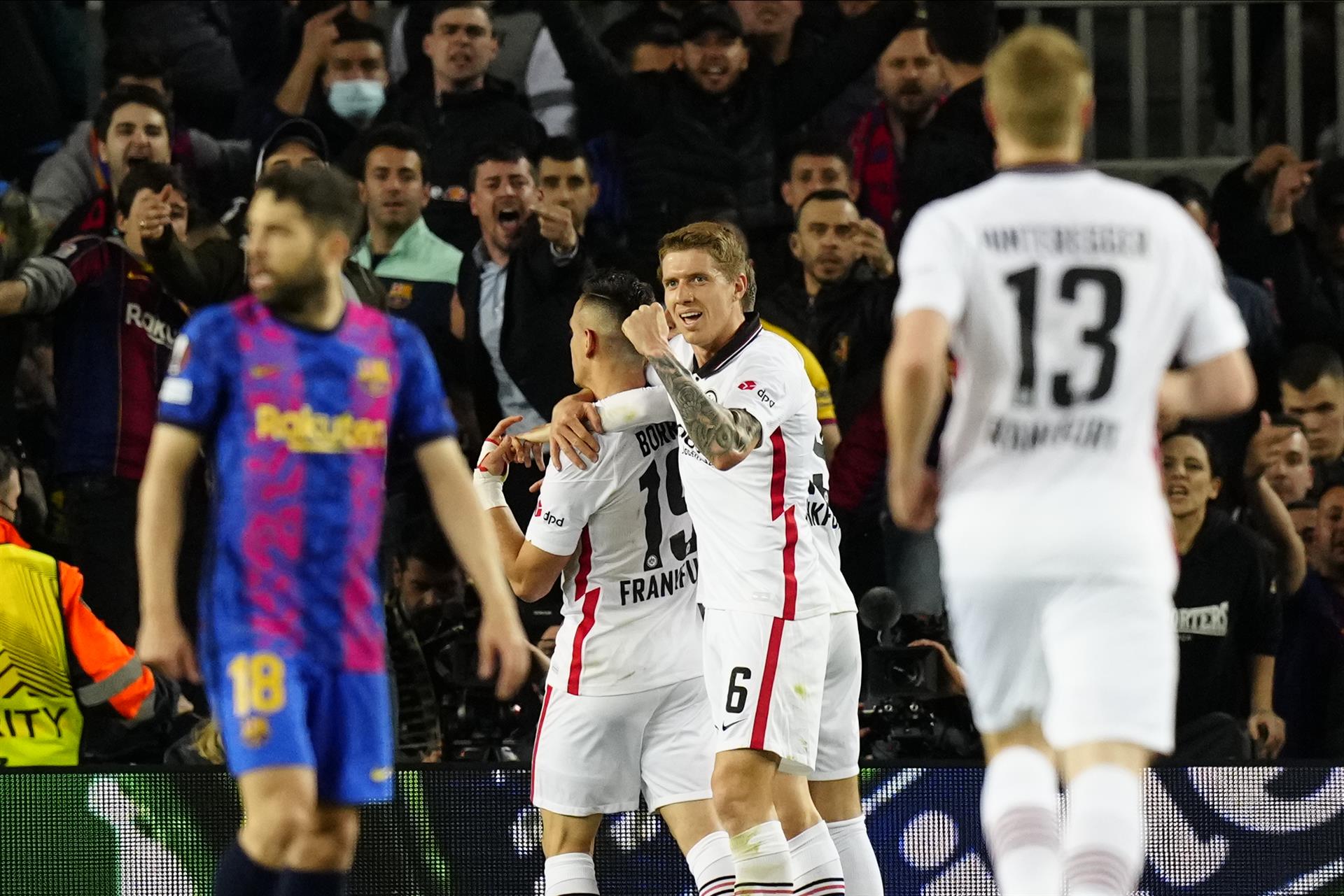 Eintracht vence en Camp Nou y elimina al Barcelona de la Europa League
