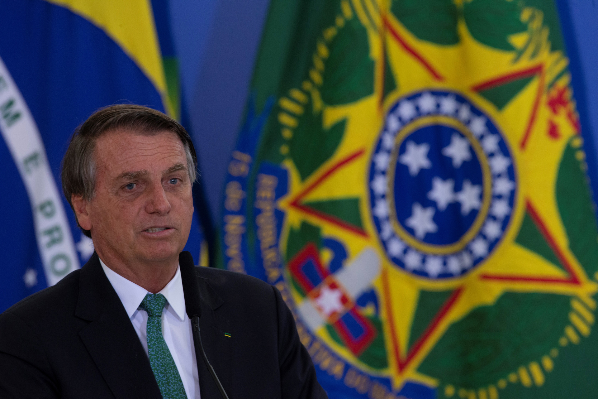 Bolsonaro provokes Leonardo DiCaprio in the Amazon