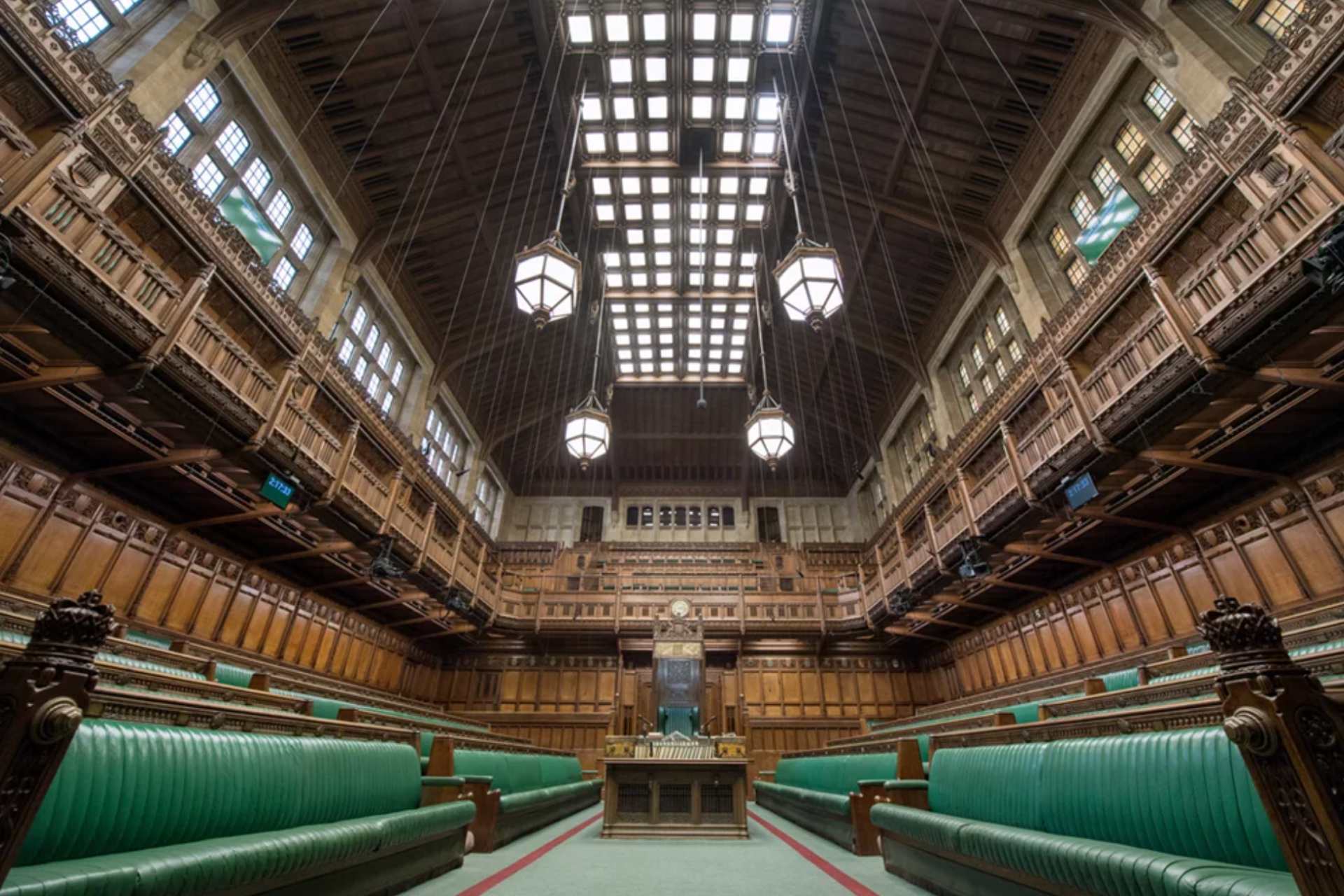 Los casos de misoginia y porno que escandalizan al Parlamento británico