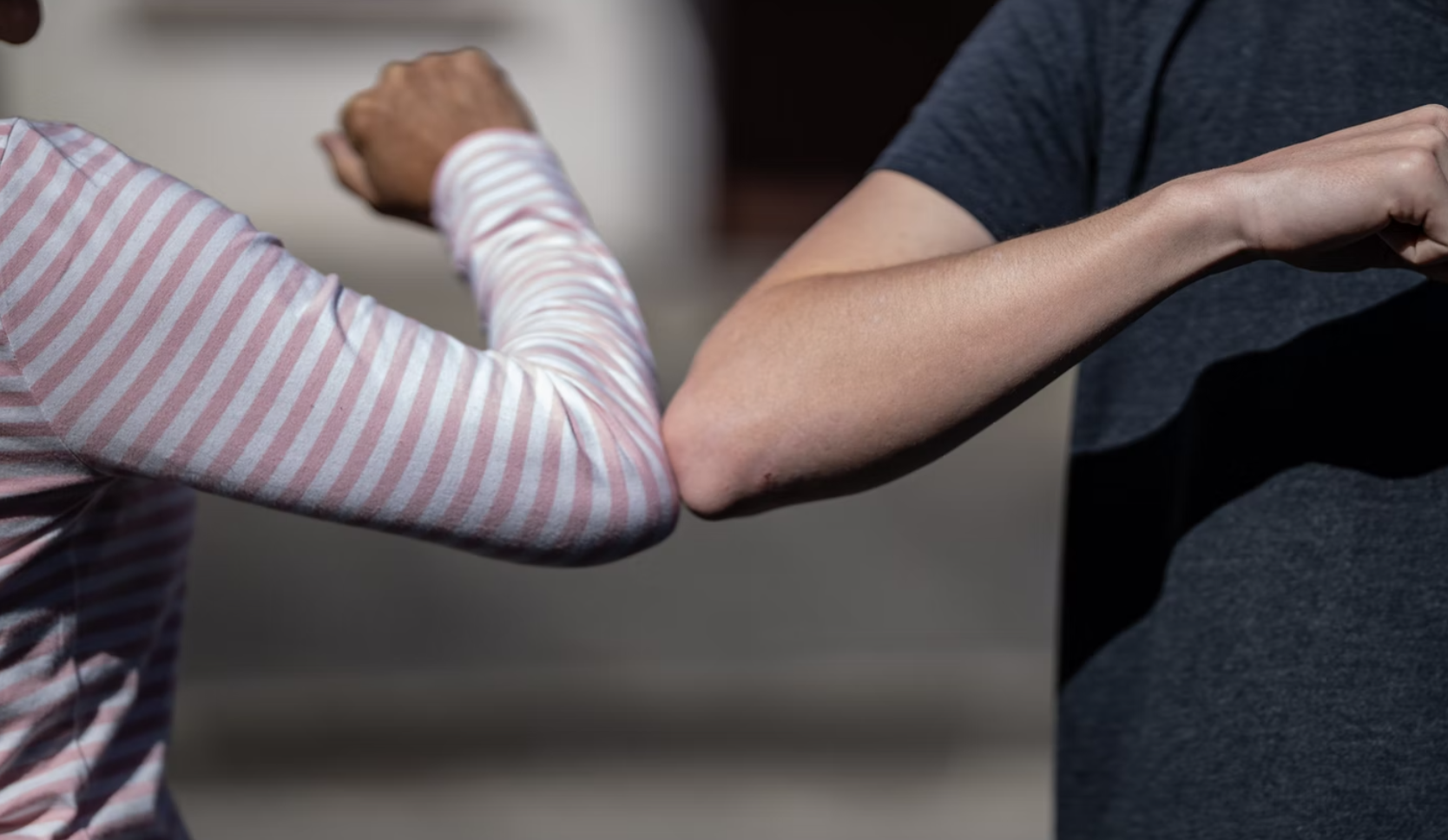 Instalan una escultura en Bruselas para conmemorar la solidaridad durante la pandemia Instalan una escultura en Bruselas para conmemorar la solidaridad durante la pandemia