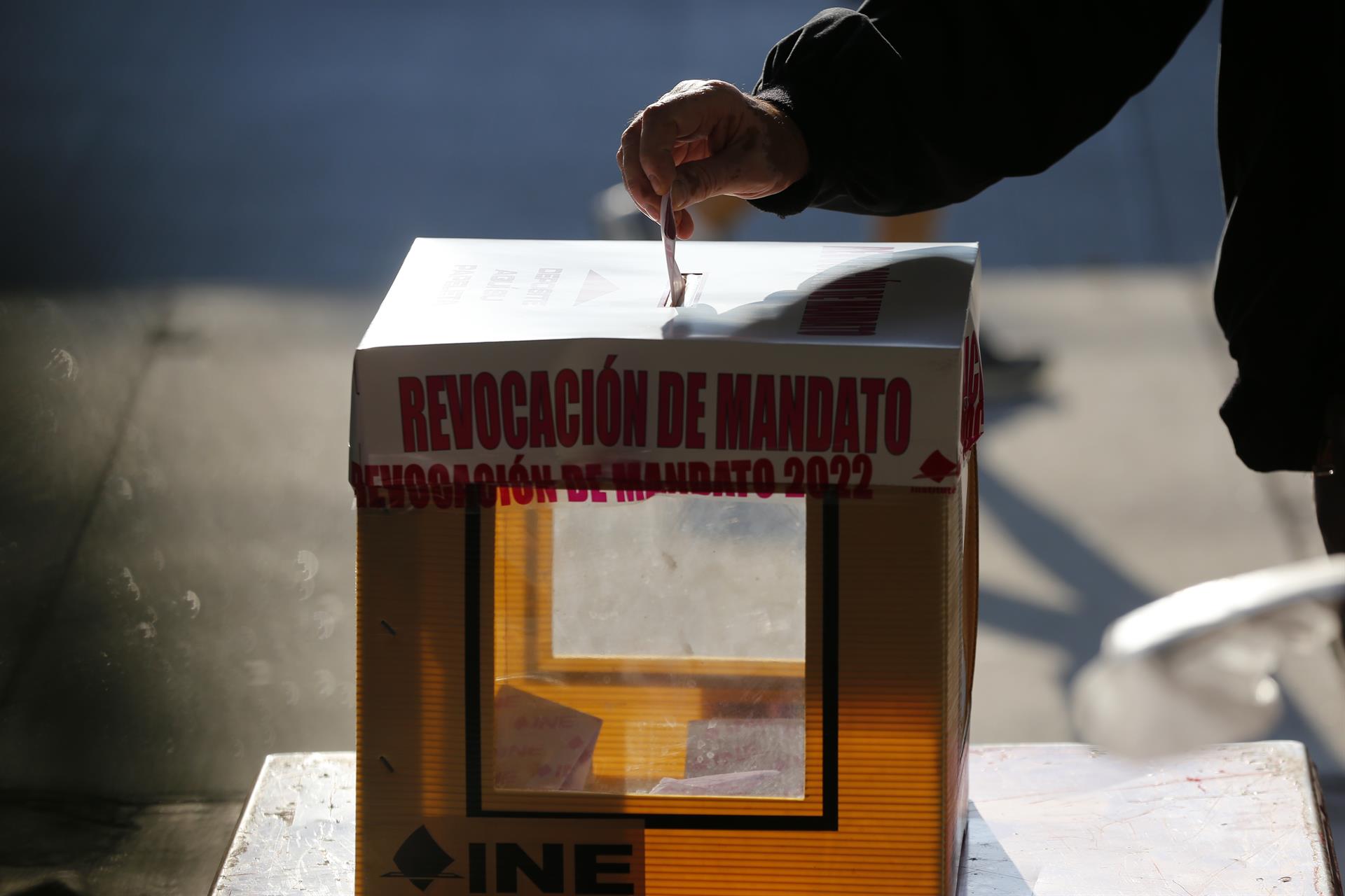 Revocación de Mandato podría ser vinculatoria con 30 o 20% de participación con Reforma Electoral: AMLO