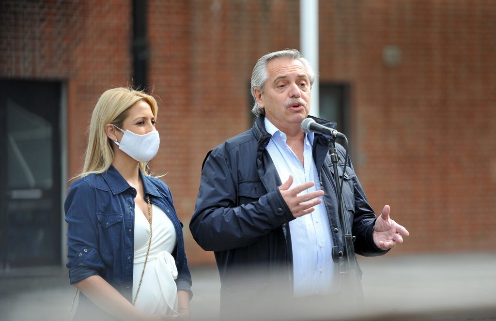 Presidente argentino, Alberto Fernández, declara un patrimonio de 122 mil 988 dólares - el-presidente-argentino-siente-muy-grato-que-su-hijo-lleve-el-nombre-del-papa-1024x663