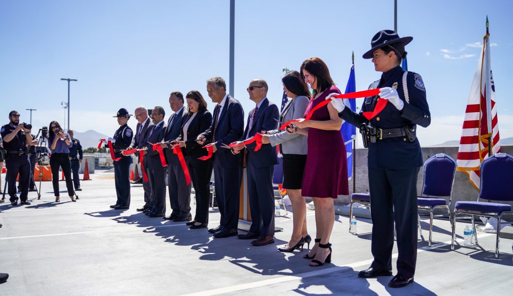 Amplían la capacidad del cruce fronterizo de Otay Mesa en California - estados-unidos-facilita-ingreso-de-camiones-de-carga-de-mexico-a-california-1024x591