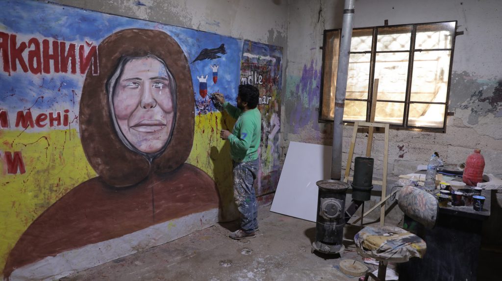 Grafitis por Ucrania colorean los muros destruidos por los rusos en Siria - grafitis-por-ucrania-colorean-los-muros-destruidos-por-los-rusos-en-siria-2-1024x575