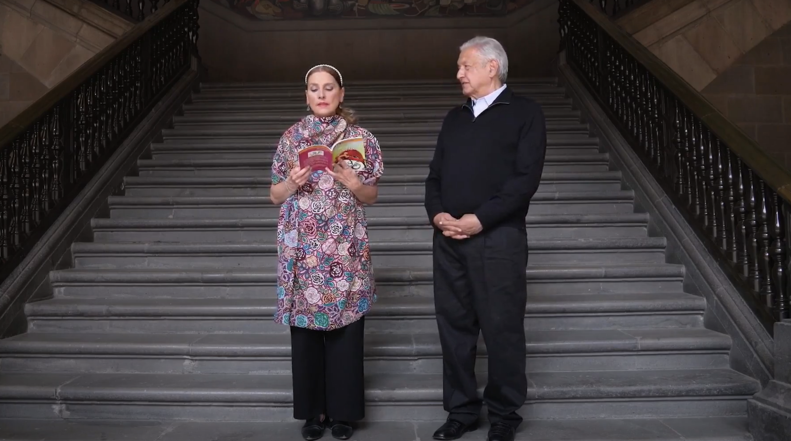 #Video Gutiérrez Müeller y López Obrador leen ‘La peor señora del mundo’ por el Día del Niño #Video Gutiérrez Müeller y López Obrador leen ‘La peor señora del mundo’ por el Día del Niño