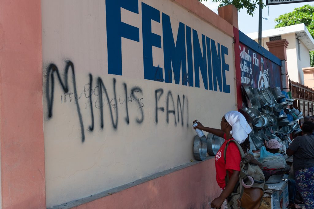 Las mujeres haitianas salen a las calles para exigir sus derechos - las-mujeres-haitianas-salen-a-las-calles-para-exigir-sus-derechos-1024x683