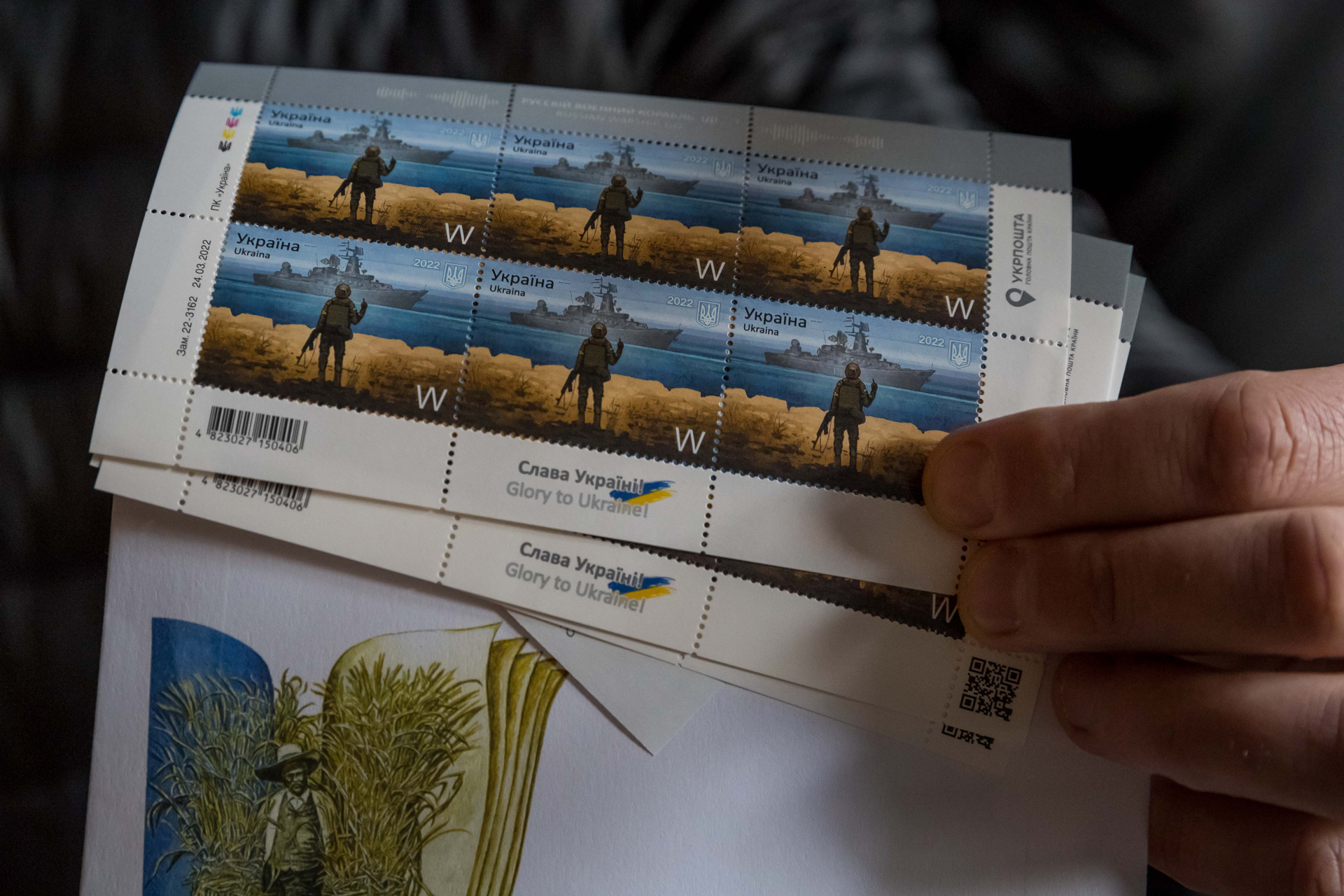 Locura entre los ucranianos para tener el sello del hundimiento del Moskvá