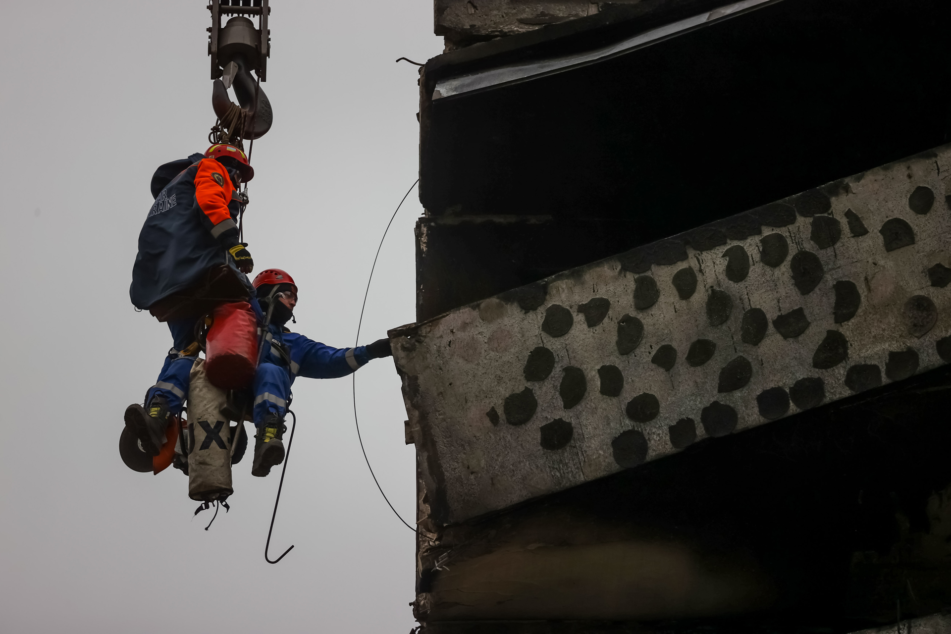 Los voluntarios, la clave para la reconstrucción de la Ucrania devastada Los voluntarios, la clave para la reconstrucción de la Ucrania devastada