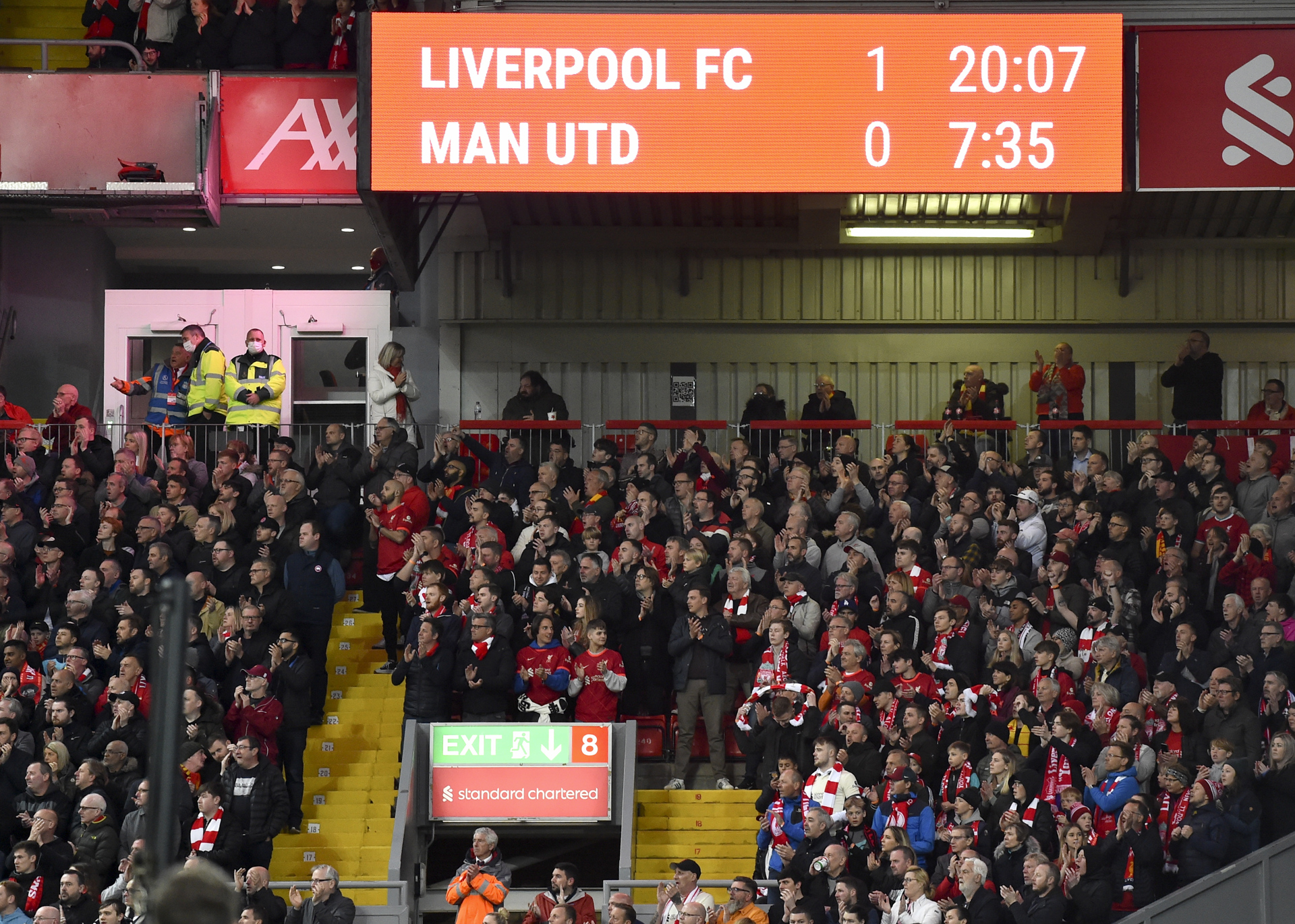 Manchester United y Liverpool se unen en el Anfield por Cristiano Ronaldo Manchester United y Liverpool se unen en el Anfield por Cristiano Ronaldo